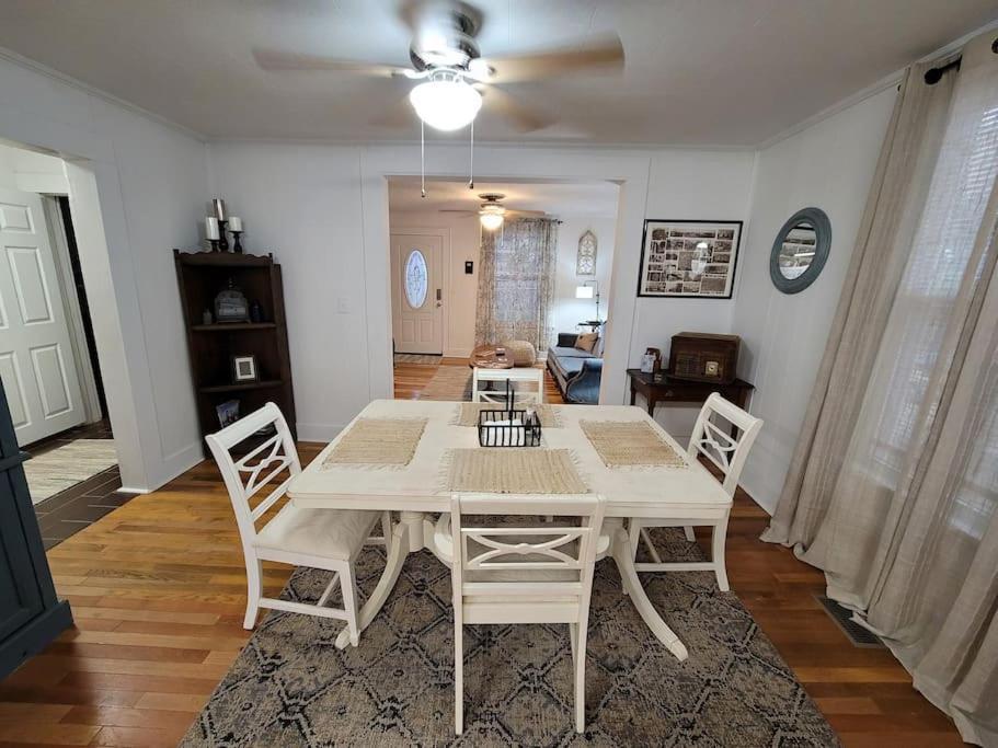 Apple Hill Bungalow, Family And Pet Friendly! Bristol Exterior photo